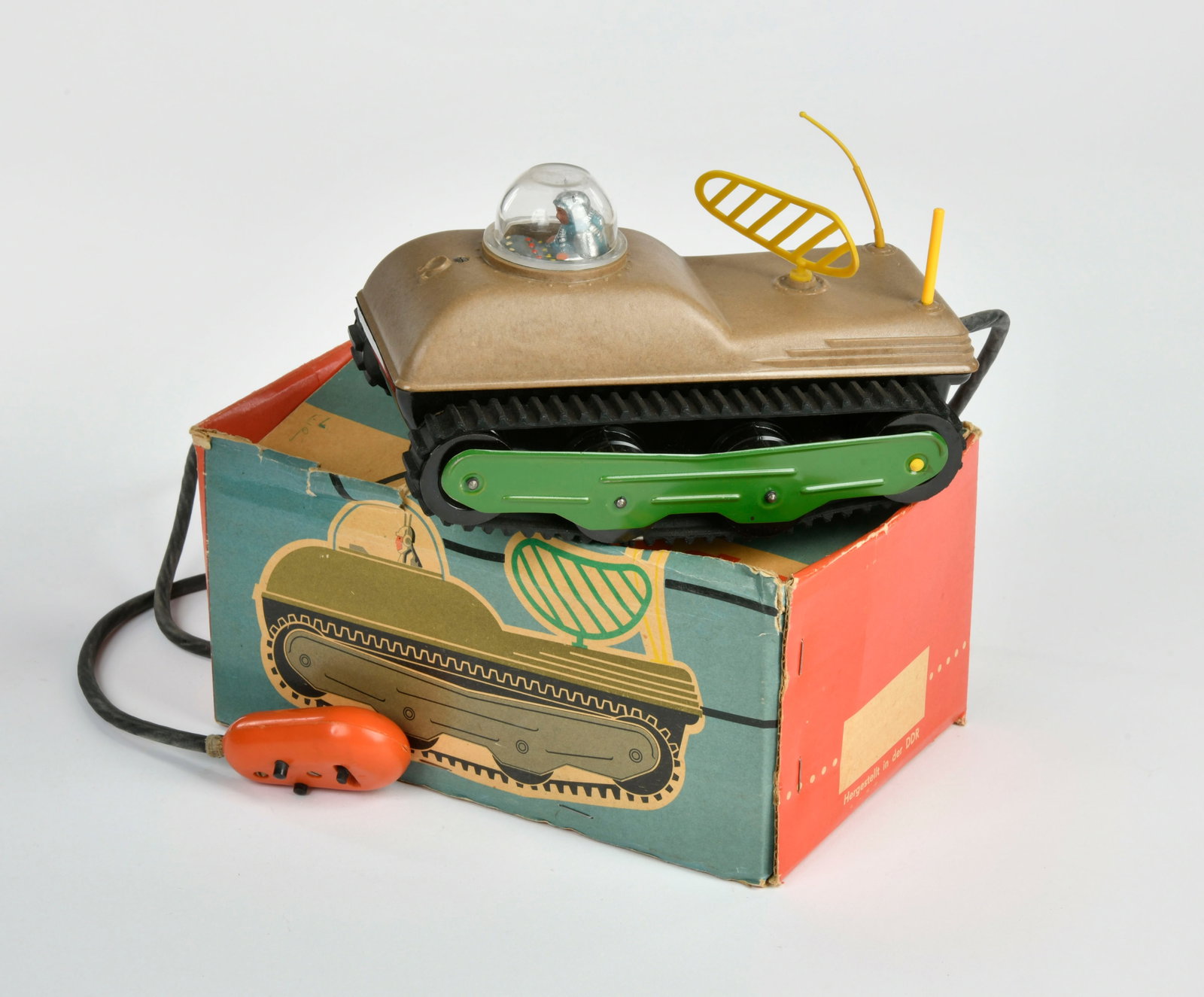 Space Futuristisches Fahrzeug: Space Futuristisches Fahrzeug, DDR, 23 cm, GemBw, ungepruft, Okt, min. LM