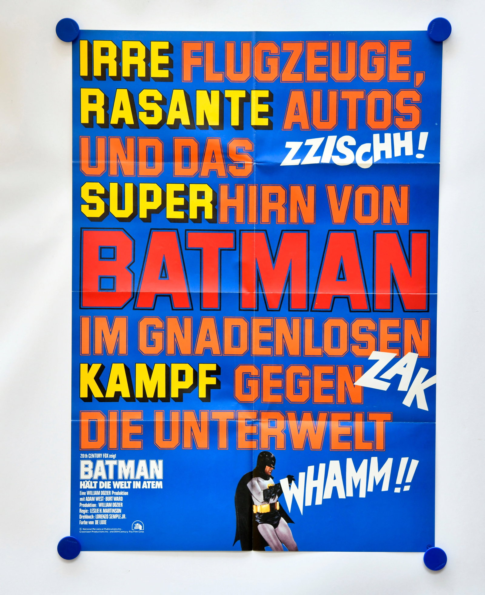 Batman Halt Die Welt In Atem, Kino Werbemappe: Batman Halt Die Welt In Atem, Kino Werbemappe, mit Werbematerial und Original Kino Plakat, 83 x 59, Z 1