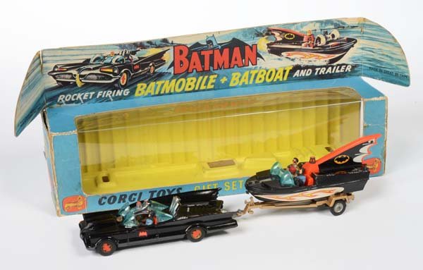 Corgi Toys: English: Corgi Toys, Batmobile + Batboat, England, diecast, original box condition 2-3, rockets missing, otherwise good condition Deutsch: Corgi Toys, Batmobile + Batboat, England, 1:43, Druckguss, Ok