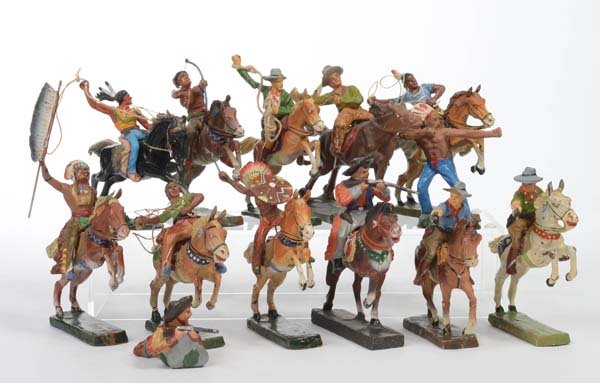 Elastolin: English: Elastolin a.o., 11 Indians+Cowboy+2, Germany, composite, 1x plastic, condition 2+/2- Deutsch: Elastolin u.a., 11 Indianer+Cowboy Reiter+2 Fusser, Germany, 7 cm, Masse, 1x Kunststoff, Z 2+/2-,