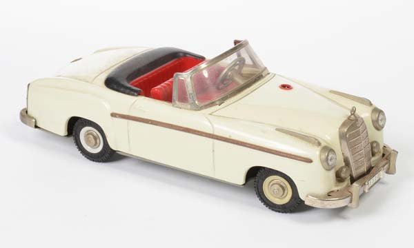 Schuco: English: Schuco, Elektro-Control-Car, W.-Germany, tin, batgtery drive, functions not checked, minimal paint damage, condition 2 Deutsch: Schuco, Elektro-Control-Car, W.-Germany, 24,5 cm, Blech, Batter