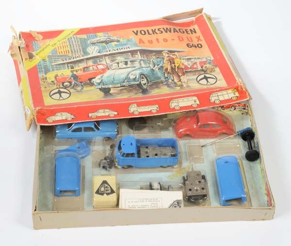 Dux: English: Dux, Auto Dux Box 640, W.-Germany, tin + plastic, original box condition 3, probably complete, condition 2 Deutsch: Dux, Auto Dux Kasten 640, W.-Germany, Box 27x40 cm, Blech + Kunststoff, Okt