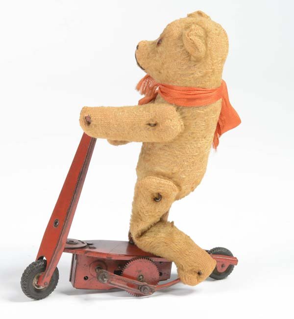 Bear: Bear on Scooter, Germany pw, tin, mixed construction, clockwork ok, coat slightly worn out, otherwise good, C 1-2