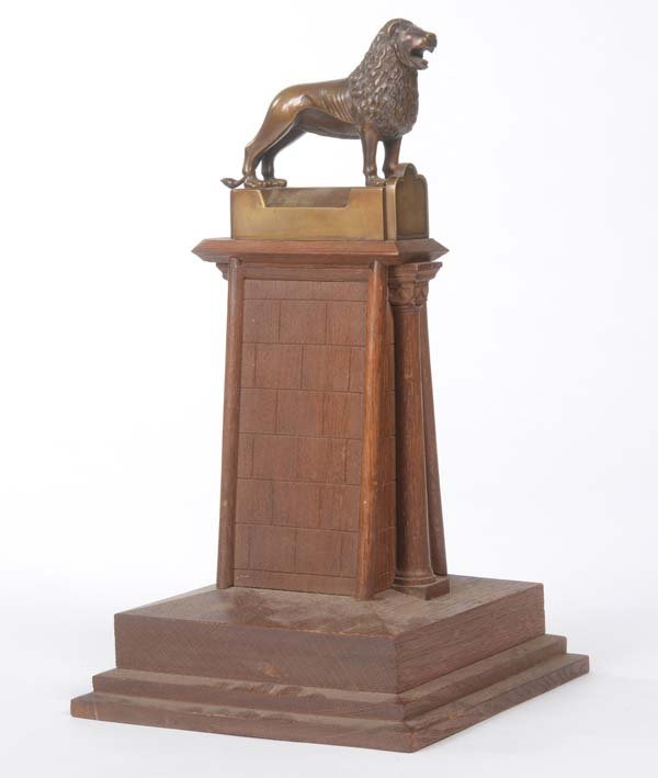 Obelisk on quadratic socle: Obelisk on quadratic socle, lion picture, out of wood + metal, C 1-