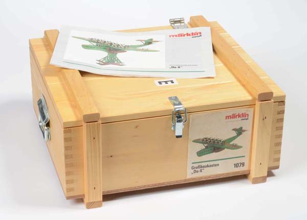 Maerklin: Maerklin, construction kit DO X, 80s, wooden box , only for customers who pick up the good themselves (12 kg), condition 1