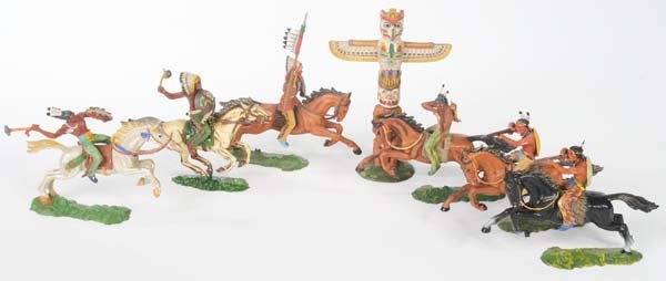 Elastolin: Elastolin, 6 Indians on Horse + Totem Pole, W.-Germany, plastic, C 1-/2+