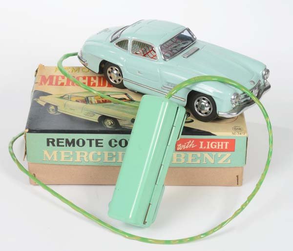 Marusan: Marusan, Mercedes Benz 300 SL, Japan, tin, bat. drive not checked, box C 2, tires slightly flat, otherwise very good condition C 1-