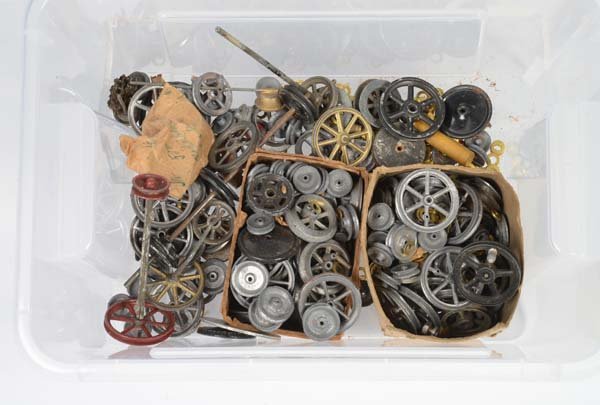 Wheels: Bundle Wheels, for trains, cars, steam engines, treasure trove, please inspect
