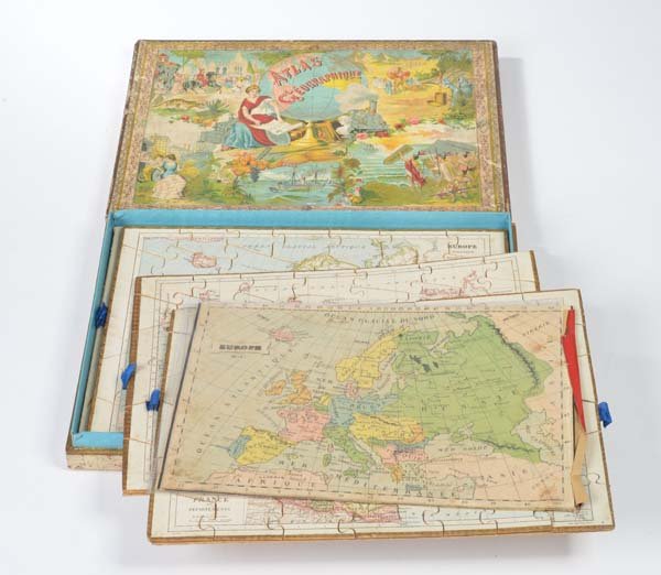 Geografischer Puzzle-Kasten: Geographical Puzzle-Kit, France, 3 world map puzzles incl. pattern, approx. 1900, wooden box, complete, good C.