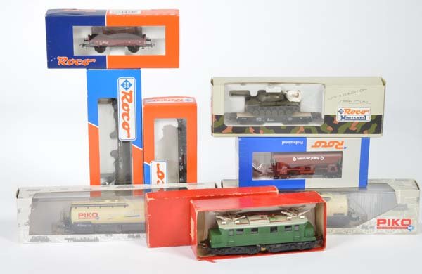 Pico + Roco: Pico + Roco, Emgine E44 + 7 wagons, GDR, H0, box c 1/1-, c 1/1-