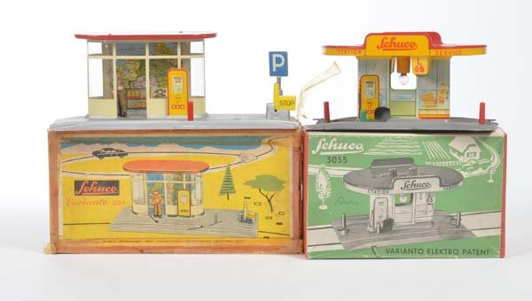 Schuco: Schuco, Varianto 2 Petrol Stations, W.-Germ., mixed construction, box C 2+/ 3, 1x adhesive residues on bottom, otherwise good condition, C 2+/ 2-