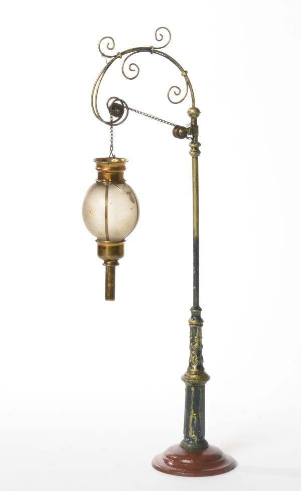 Marklin, Lampe: Marklin, Lamp, Germany pw, age related paint d., glass defective, otherwise good condition