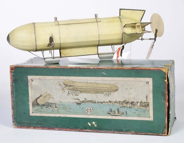 Marklin, Zeppelin: Marklin, Zeppelin, Germany pw, tin, cw ok, age related paint d., box C 2-3, very nice original condition