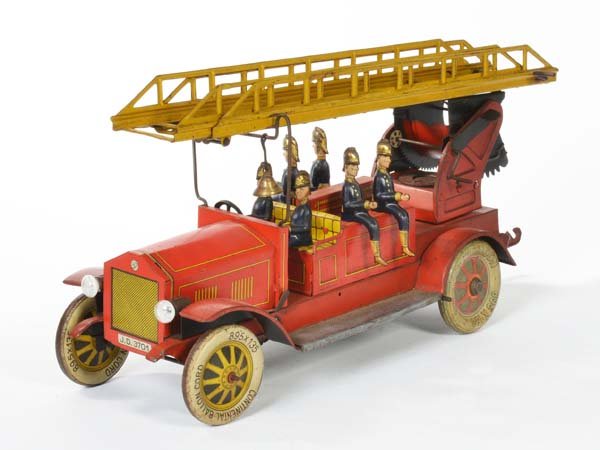 Distler, Feuerwehr: Distler, Fire Engine, Germany pw, tin, cw ok, age related paint d., hose reel missing, 1 wheel replaced, otherwise good condition