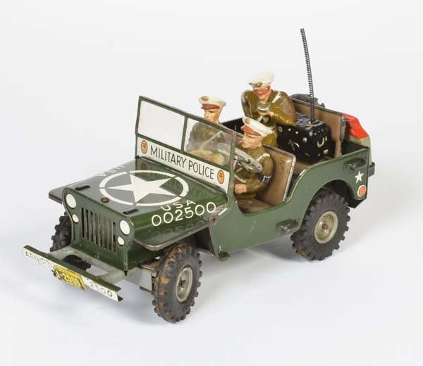 Arnold, Jeep mit 3 Figuren: Arnold, Jeep with 3 Figures, US Z. Germany, tin, cw ok, mirror missing, otherwise good condition