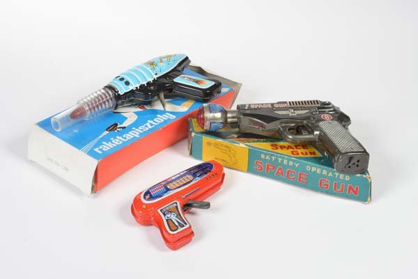 Nomura u.a., 3x Space Guns (1 of 1)