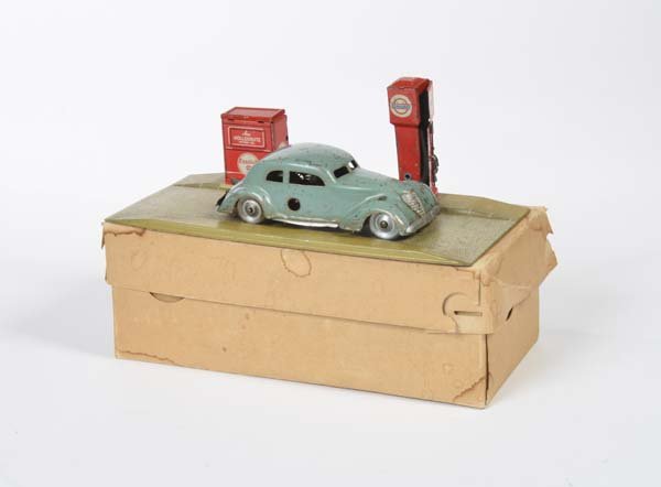 Tippco, Tankstelle mit Limousine (1 of 1)