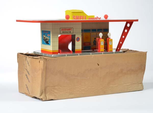 Tippco, Tankstelle mit Plastikschild (1 of 1)