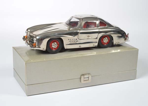 Marklin, Mercedes 300 SL Jubilaeumsmodell: Marklin, Mercedes 300 SL Anniversary Model, tin, box C 1, C 1