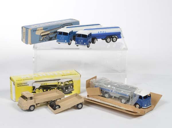 Marklin, Aral Tankwagen 8032 + 2x Aral Tankwagen 18032 (1 of 1)