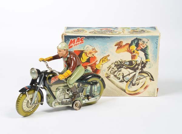 Arnold, MAC 700 (1 of 1)