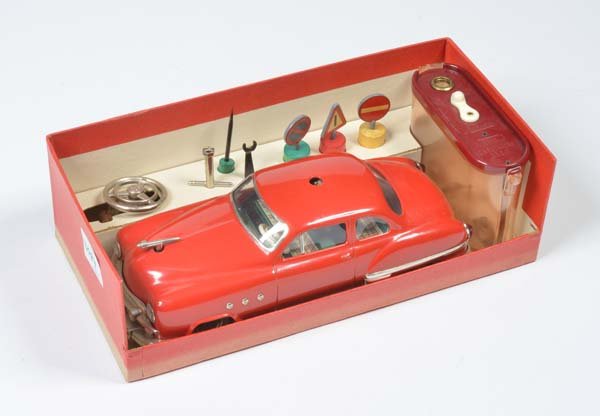 Schuco, Ingenico 5380 mit Zubehoer: Schuco, Ingenico 5380 with accessory, US Z. Germany, tin, drive not checked, 1 tire damaged, otherwise very good