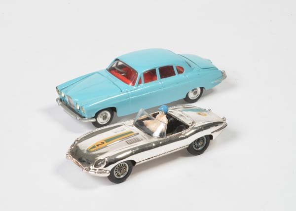 Corgi Toys, Jaguar Mark X Saloon + Jaguar E Type (1 of 1)