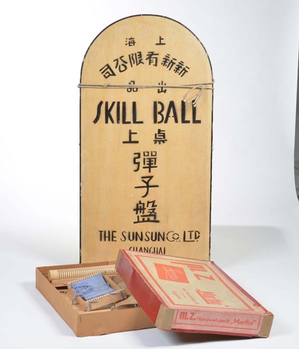 Handwebgeraet "Martha" + 1 Asiatisches Spiel aus Holz (1 of 1)