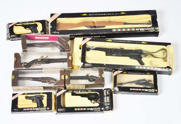 Armodelli, Konvolut 10 Pistolen + Gewehre (1 of 1)