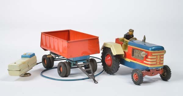 Gama, Traktor mit Anhaenger (1 of 1)