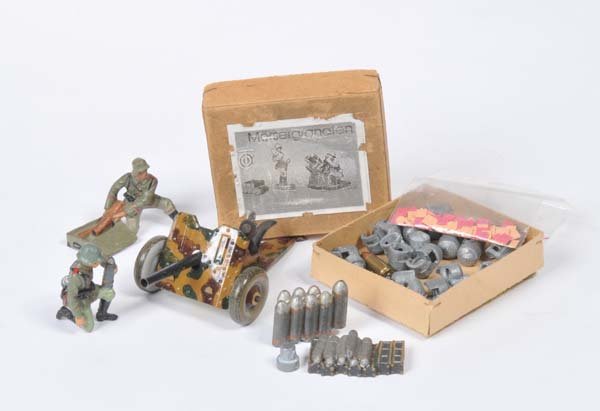 Tippco, Geschuetz, 2 Soldaten + Granaten: Tippco, Gun, 2 Soldiers + Grenades, Germany pw, tin, min. paint d., min. refinished, C 2