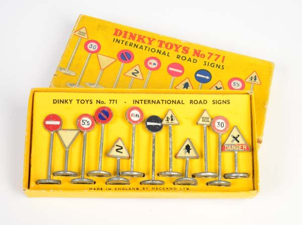 Dinky Toys, Verkehrschilder Set (1 of 1)