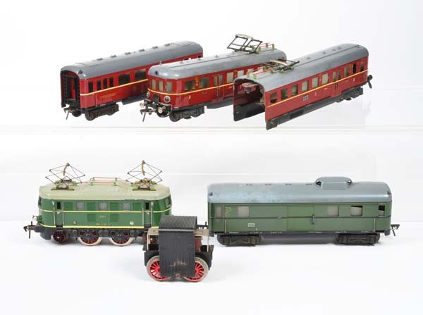 Fleischmann, Triebwagen + 2 Waggons + E Lok (1 of 1)