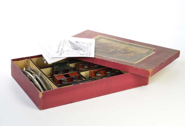 Marklin, Packung mit R 880 + 4 Wagen (1 of 1)