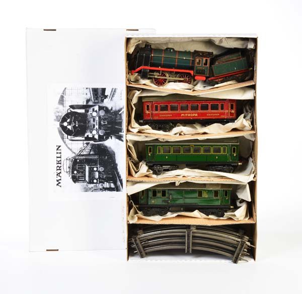 Marklin, Lok 3110 mit 3 Personenwagen + Gepaeckwagen (1 of 1)