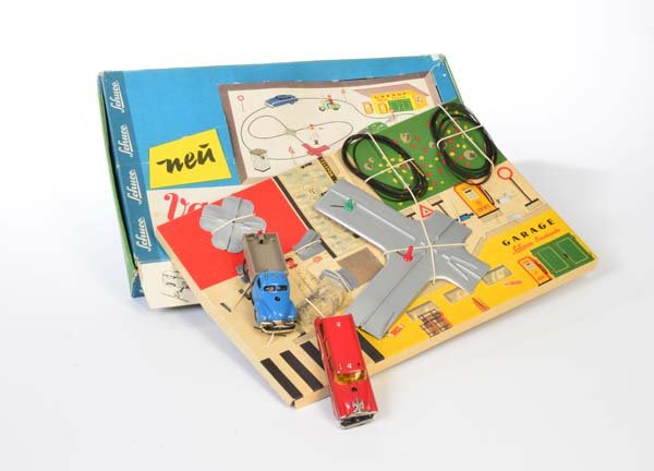 Schuco, Varianto 3010 Duplex mit 2 Autos + (1 of 1)