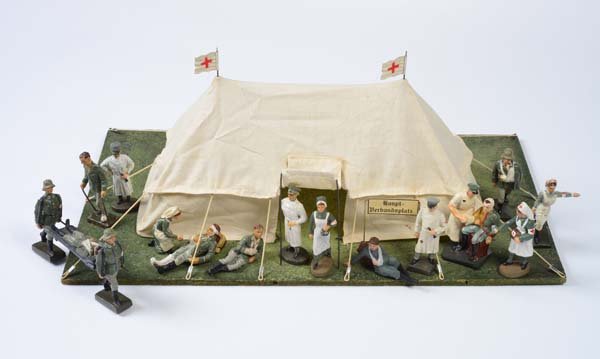 Lineol, Zweimastzelt L5/308 mit 16 Lineol + Elastolin (1 of 1)