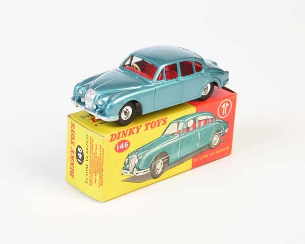 Dinky Toys, Daimler V8 2.5 litre (1 of 1)