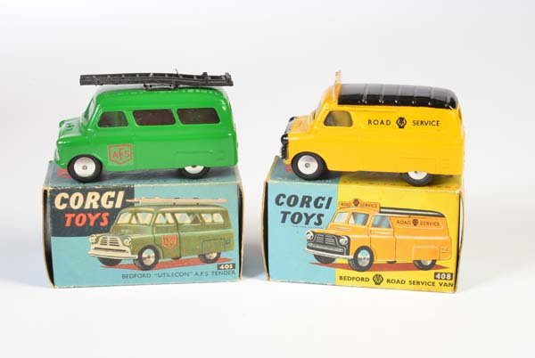 Corgi Toys, Bedford Utilecon AFS mit getrennter: Corgi Toys, Bedford Utilecon AFS mit getrennter Scheibe, gruen + Bedfoard Road Service mit ungetrennter Scheibe, England, 1:43, Druckguss, Okt Z 1, Z 1