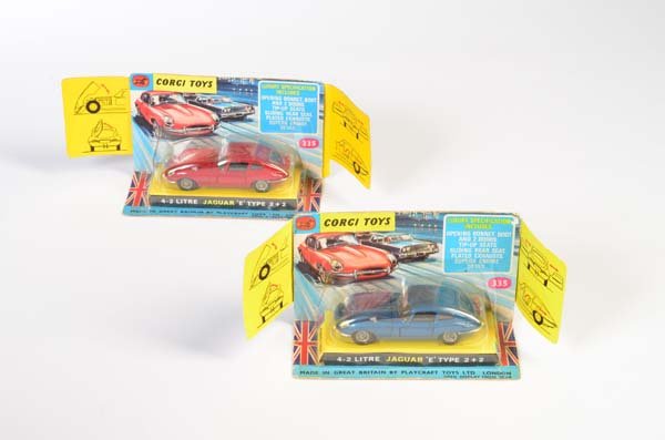 Corgi Toys, 2x Jaguar E Typ 2+2, rot und blau (1 of 1)