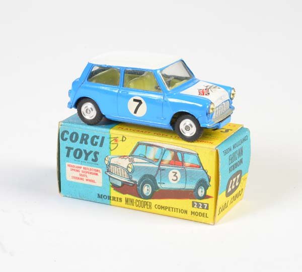 Corgi Toys, BMC Morris Mini Comp., blau/weiss + innen (1 of 1)