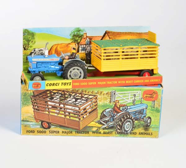 Corgi Toys, Ford 5000 Traktor mit Viehanhaenger (1 of 1)