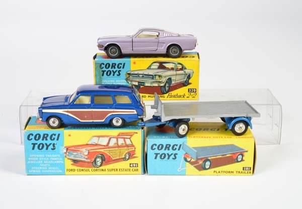 Corgi Toys, Ford Cortina Kombi, Platform Trailer + Ford (1 of 1)