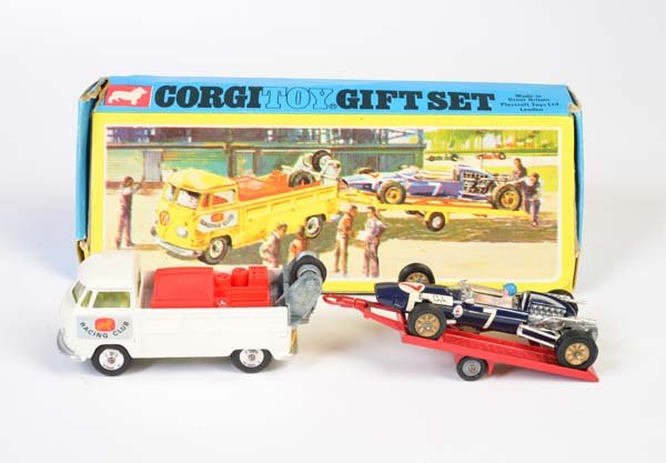 Corgi Toys, VW Pritsche mit Anhaenger und Rennwagen (1 of 1)
