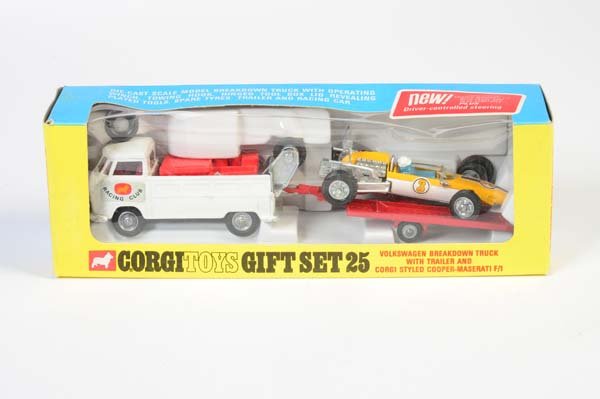 Corgi Toys, VW Pritsche mit Anhaenger und Rennwagen (1 of 1)