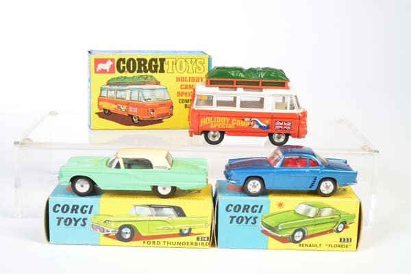 Corgi Toys, Holiday Camp Special Commer Bus, Ford (1 of 1)