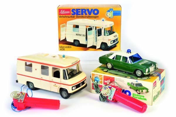 Schuco, 2x Servo Mercedes (Polizei + Verkehrsunfall) (1 of 1)