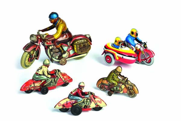 Huki u.a., 5 Motorraeder (1 of 1)