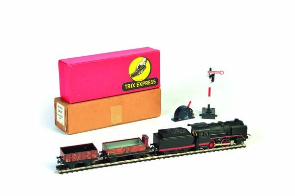 Trix, Express Dampf Lok + Tender (1 of 1)