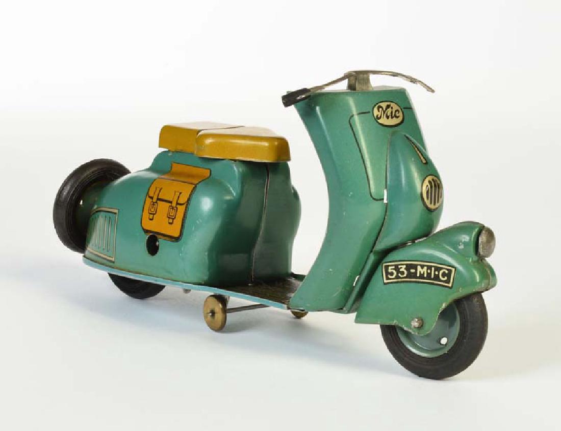 MIC, Motorroller (1 of 1)